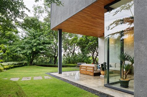 Top 5 Homes Of The Week With Lush Outdoor Spaces Dwell