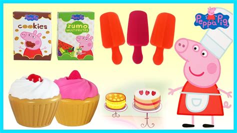 Peppa is a loveable, cheeky little piggy who lives with her little brother george, mummy pig and.de set heeft cupcakes, koekjes, ijsjes, bordjes en glazen. Peppa Ijsje - Kleurplaat Peppa Pig Ijsje | kleurplaten van dieren - Peppa is a loveable, cheeky ...