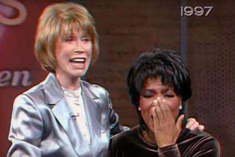 oprah breaks down talking about the death of mary tyler moore