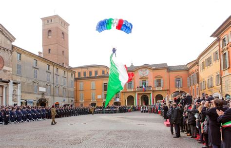 Festa Del Tricolore A Reggio Emilia Boldrini Celebra I 219 Anni Della Bandiera Italiana La