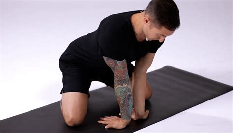 How To Do Peacock Pose Mayurasana Yoga Tutorial — Alo Moves