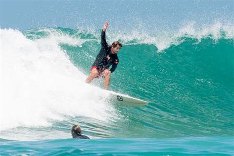 Surfs Up Hunky Simon Baker Hits The Waves In Sydney See Photos Of