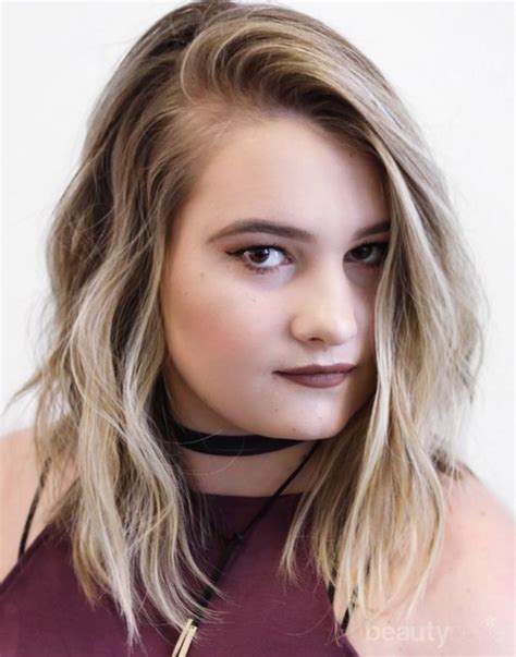 Terlebih urusan mahkota wanita alias rambut. Ini Dia Gaya Rambut untuk Wanita Gemuk Agar Terlihat Lebih ...