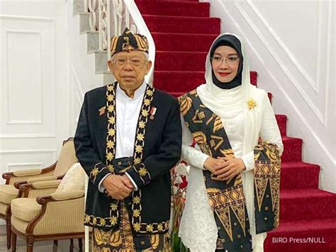 Hadiri Upacara Di Istana Merdeka Wapres Ma Ruf Amin Kenakan Pakaian