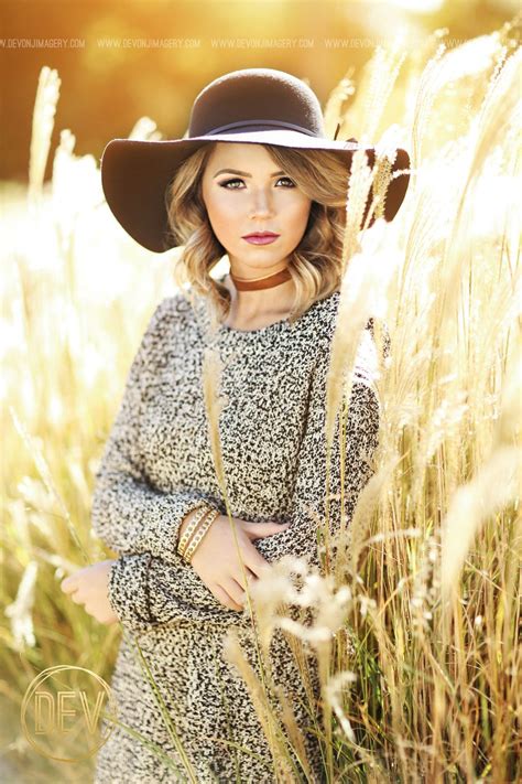 Outdoor Fall Photoshoot Ideas