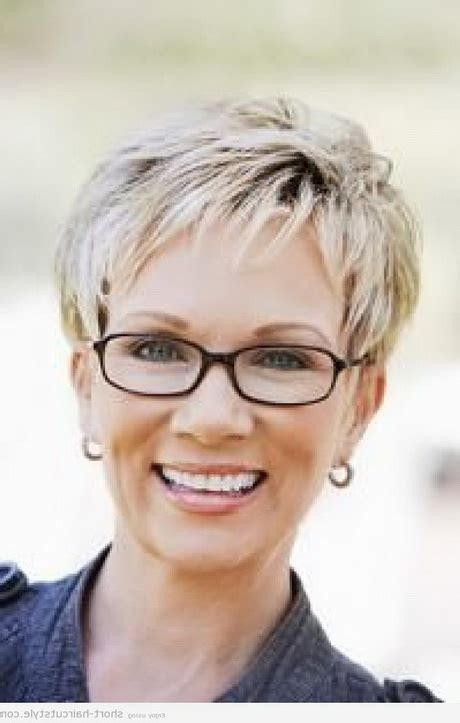 Short Hairstyles For Gray Hair And Glasses Wavy Haircut