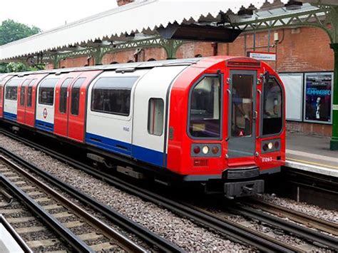 Bombardier To Repower London Underground Central Line Trainsets Urban