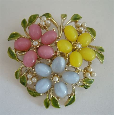 Vintage Coro Fifties Flower Brooch With Glass Moon Stone Cabs And Faux