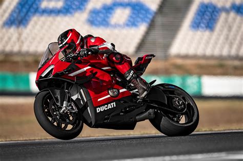 The Superleggera V4 Is Ducatis Most Powerful Production Bike Yet Maxim