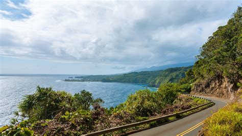 Travel Tips And The Best Road To Hana Stops
