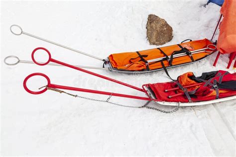 Mountain Climbers Rescue Sled Snow Covered Rescue Sleds For Injured