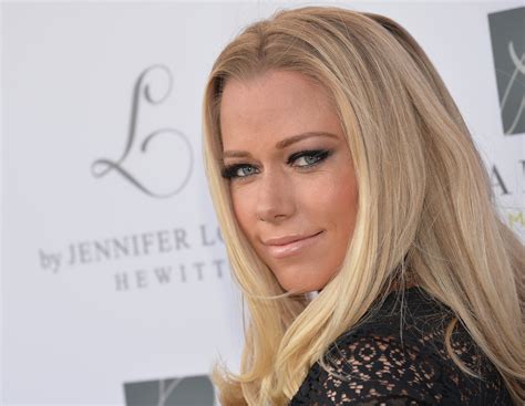 Kendra Wilkinson Claps Back At Mom Shamers I Bust My A Off