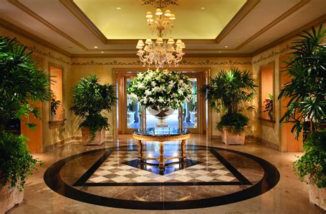 Quiet street is convenient to robertson blvd with easy access to downtown culver city, beverly. Four Seasons Los Angeles and Beverly Wilshire | MONTECRISTO