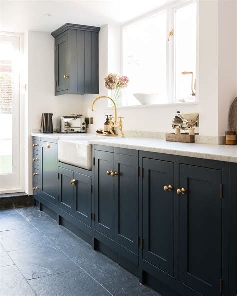 Dark Grey Shaker Kitchen Cabinets 25 Ways To Style Grey Kitchen