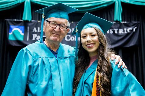 The Grandpa Granddaughter Palo Alto College Duo Graduated And Their Photos Are Adorable