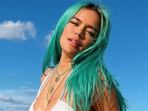 Adiós al azul Karol G cambiará su icónico color de cabello Digital FM