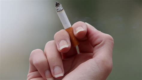 Fewer Teens Smoke But More Use E Cigarettes Hookahs