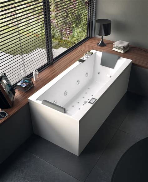 Visit jacuzzi.com for the highest quality hot tub, sauna, bath tubs, shower products and accessories. Modern bathtub with Jacuzzi, various sizes | IDFdesign