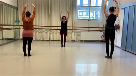 De Haarlemse Balletschool Online Oefeningen Moderne Dans 1 Uitleg