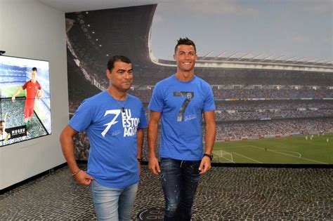 Последние твиты от hugo aveiro (@hugoaveiror). Revealed: How Cristiano Ronaldo Saved His Older Brother ...