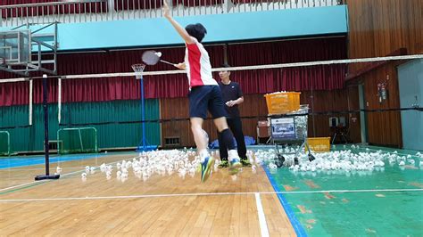 1934년에는 국제 배드민턴 연맹(international badminton federation, 현재의 배드민턴 세계 연맹)이 설립 되었다. 20191014 배드민턴레슨(헤어핀+대쉬+백핸드) - YouTube