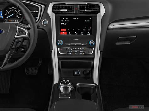 Ford Fusion Se 2022 Interior