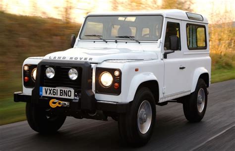 Land Rover Defender 2011 90 22 Td 2011 2016 Reviews Technical