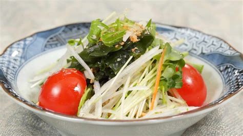 Seaweed Salad With Japanese Style Dressing Recipe Nutritious Wakame