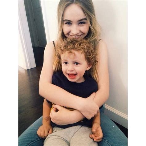 Sabrina Carpenter With A Little Kid Cute Sabrina Carpenter