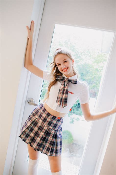 Young School Sexy Girl Telegraph