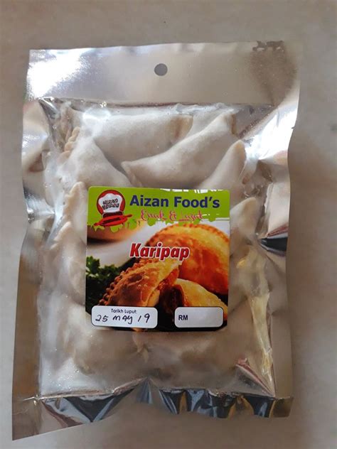Di pasar antara penjual dan pembeli akan melakukan transaksi. Kuih Frozen Aizan Food | Usahawan PeDAS - Nik Nock