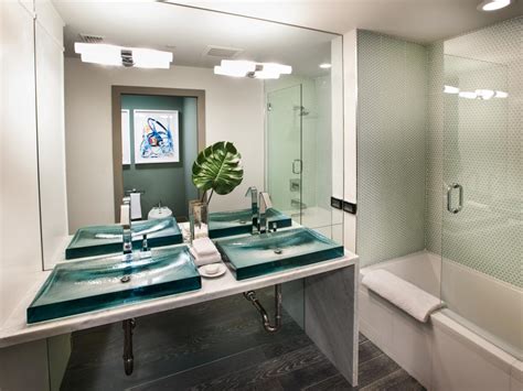 Social distancing has put a damper on welcoming guests into our homes, but this is also the perfect time to think about how well your guest bath suits typical guests in your home. Bathroom Vanities Ideas Design Ideas & Remodel Pictures ...