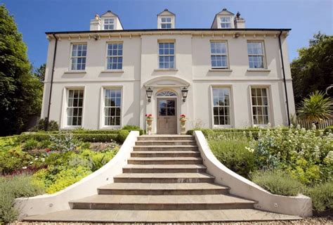Classical Neo Georgian Country House With Stone Coach House Courtyard