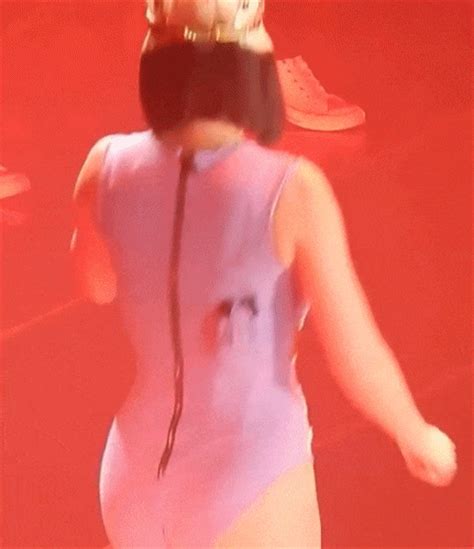 Katy Perry Strutting Her Booty On Stage