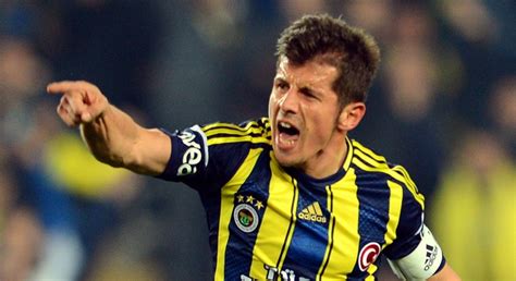 Futbola olan yeteneği ve sevgisi üzerine 10 yaşında zeytinburnuspor takımında oynamaya başlamış 1992 yılında da galatasaray spor. Fenerbahçe'den Emre Belözoğlu'na teklif
