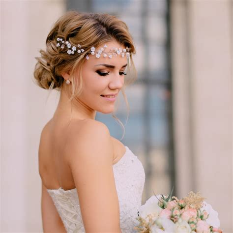 30 Romantic Country Wedding Hairstyles To Swoon Over
