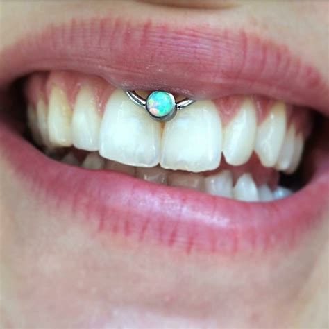 Lip Piercing Guide 18 Types Explained Pain Level Price Photo 2023