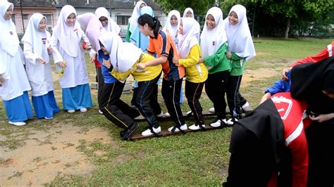 Malaysians have a strong sense of community reflected in traditional games as well as their community activities. SEAMEO Cultural Week - Malaysia (Playlist Part 1/2 ...
