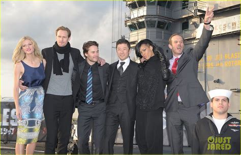 Familjen skarsgård, med pappa stellan i spetsen, är stellan skarsgård, 70, har en gedigen karriär i ryggen. Alexander Skarsgard & Rihanna: 'Battleship' in Japan ...
