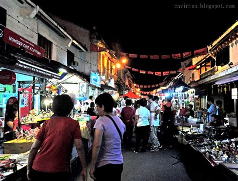 Datang dan naik menara ini untuk permandangan malam. Entree Kibbles: Jonker Street (马六甲雞場街文化訪) & its Famous ...