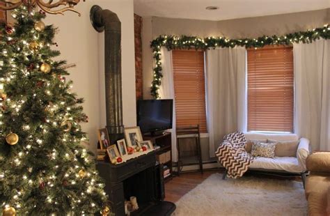 Apartment Christmas Decor Ideas 08 ~ Popular Living Room Design