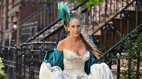 Sarah Jessica Parker Brings Back Carrie Bradshaws ‘sex And The City