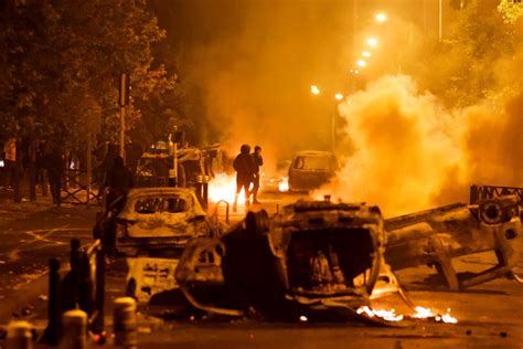 French Riots Spread In Third Night Of Unrest Over Police Shooting Hamodia Com