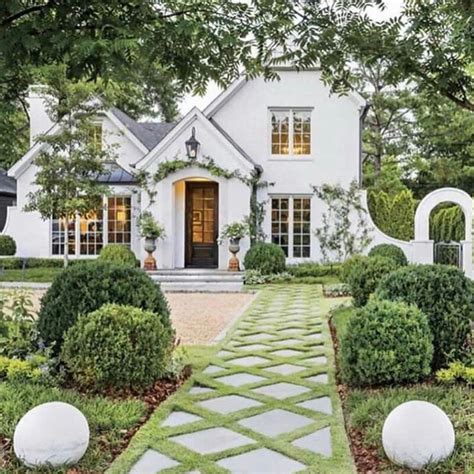 Gorgeous White Homes White Exterior Paint Colors To Try Now Hello