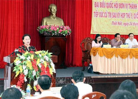Họ không được tập thể cử tri bầu chọn để thay mặt tập thể đó. Chủ tịch Quốc hội Nguyễn Thị Kim Ngân tiếp xúc cử tri quận ...