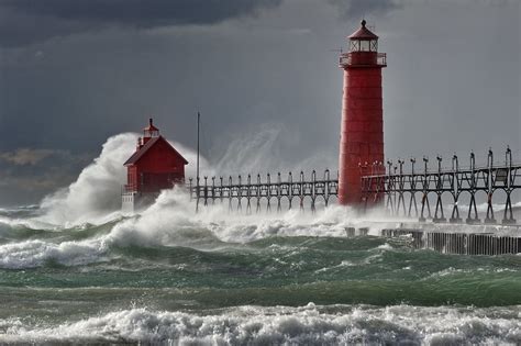 Natures Fury Grand Haven Michigan Lighthouse Lake Mich Flickr