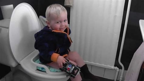 Baby Poops On Real Size Toilet Большой туалет маленький Ваня Youtube