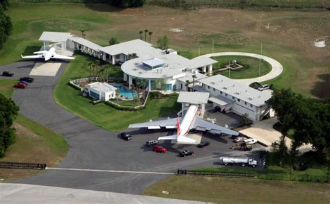 Note the lear jet at the number 2 jet port. 8 Unique Celebrity Mansions You Don't Want To Miss ...