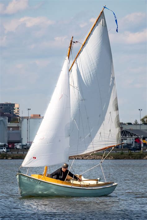 Classic Meets Modern With This 16 Daysailer Wooden Sailboat Classic