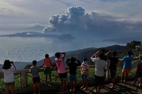 Sept Images Spectaculaires Qui Montrent Léruption Du Volcan Taal Aux
